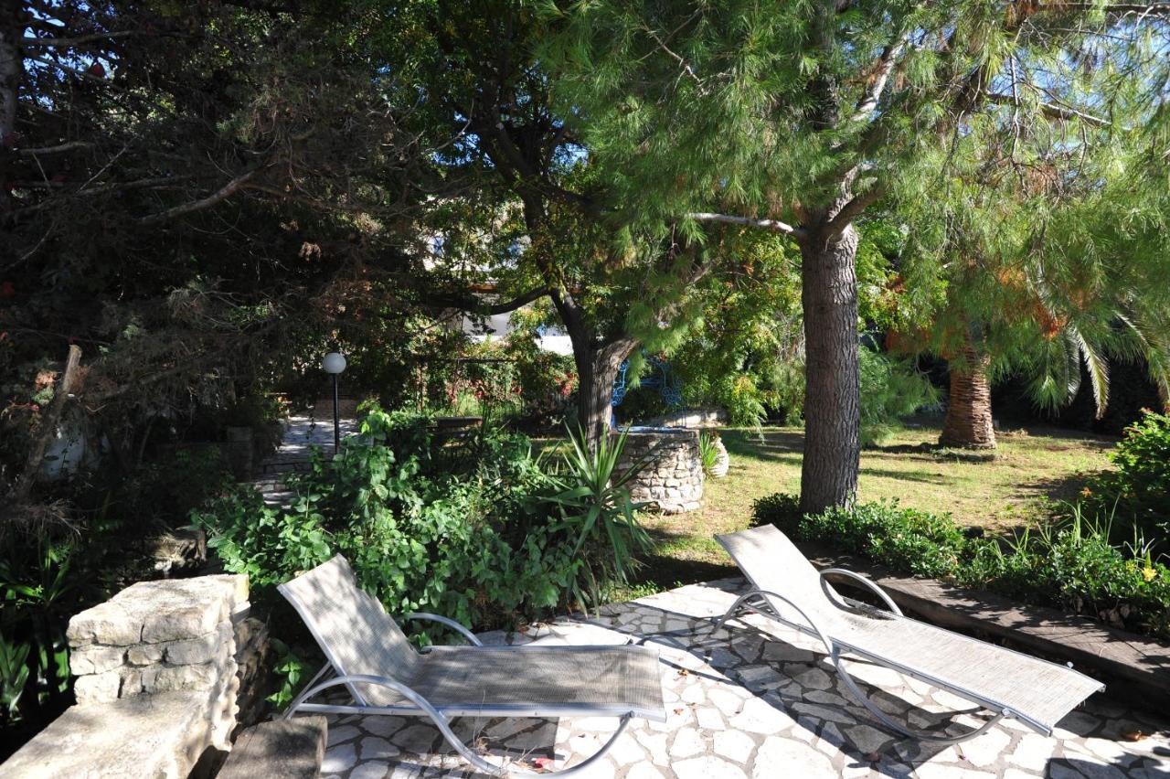 Villa Theodora View Apartments Zeys อายีโอส เยออร์ยิโอส ปากอน ภายนอก รูปภาพ